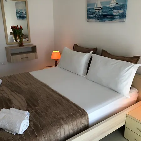 Ions Seaview Apartment