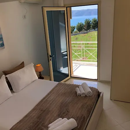 Ions Seaview Apartment *